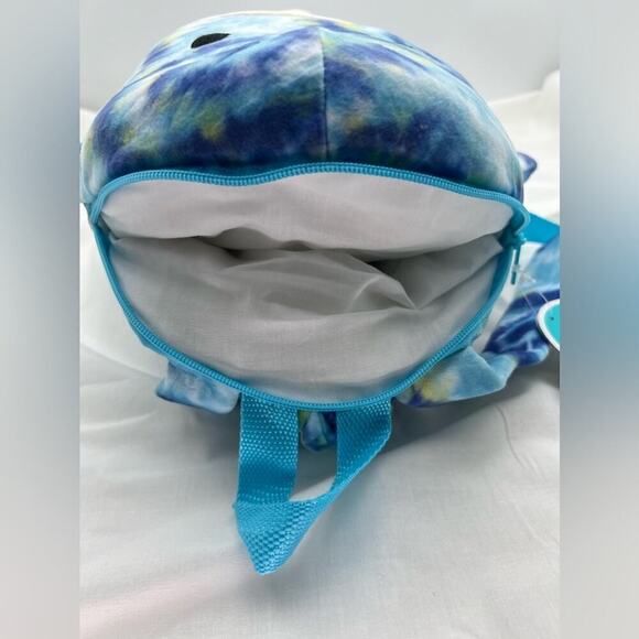 12” Squishmallow Backpack - Luther the Shark - Picture 4 of 6